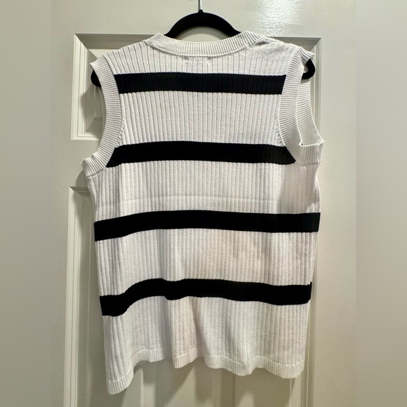 Tyler Boe M NWOT Cotton V-neck sweater B/W stripes - Picture 3 of 7